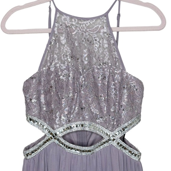 SPEECHLESS Junior Girls Pro Sequined Cut Out Sleeveless Halter Prom Gown Size 3 - Picture 6 of 11